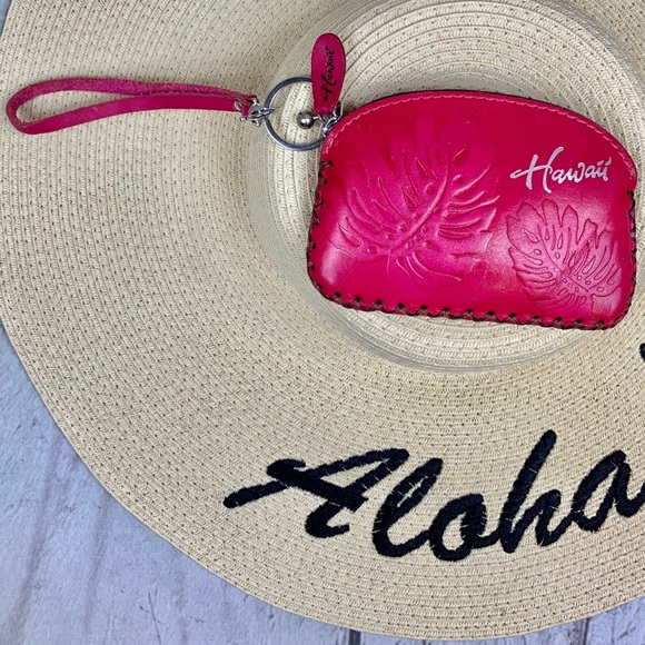 Handbags - Hawaii LEATHER WRISTLET pink w/key ring NNT